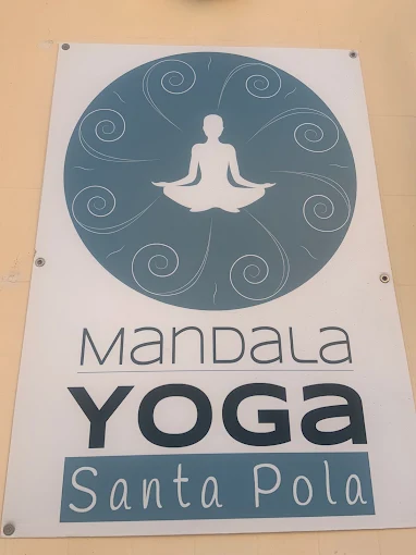 Cartel de Mandala Yoga en el centro